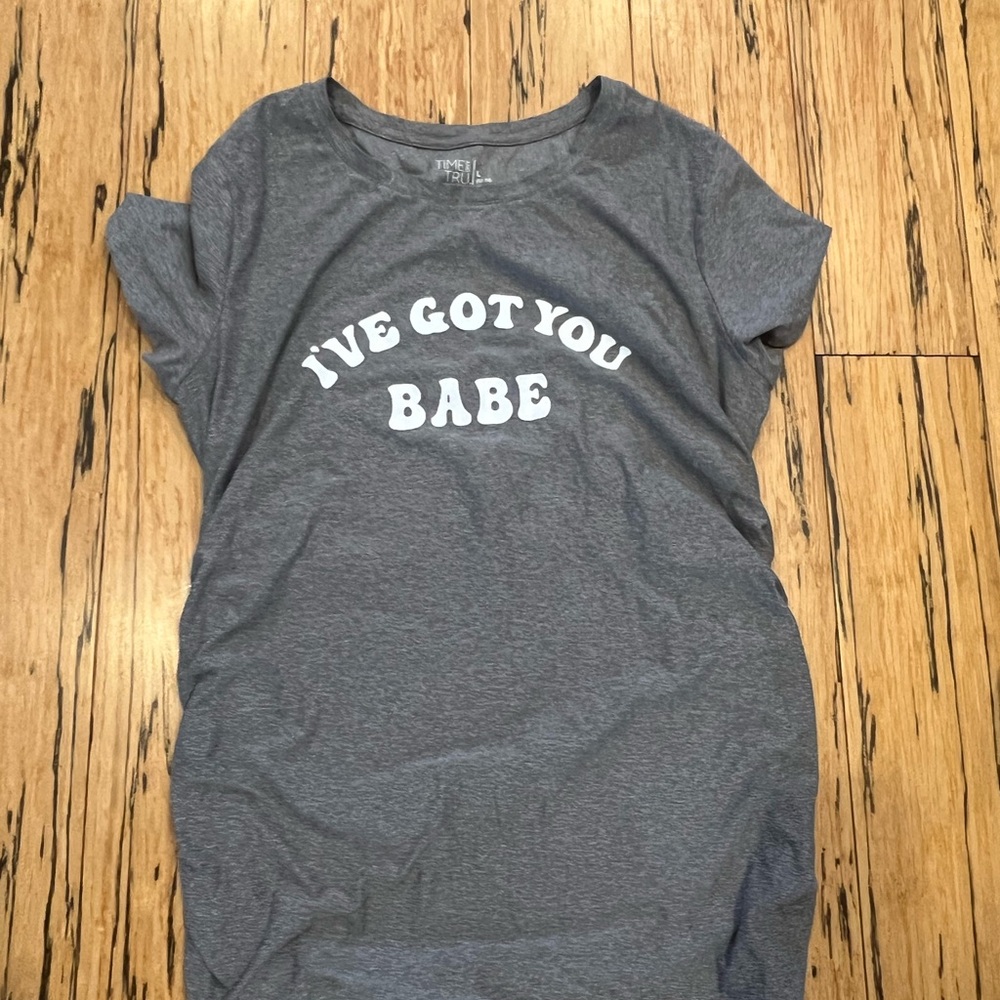 Time and Tru Maternity Gray Short Sleeve Tee